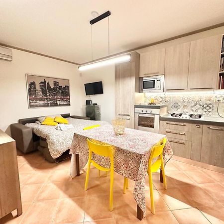 Apartment With Private Parking - Roma Est. Lunghezza Экстерьер фото