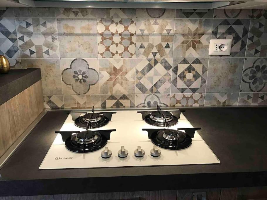 Apartment With Private Parking - Roma Est. Lunghezza Экстерьер фото