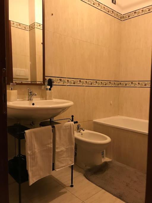 Apartment With Private Parking - Roma Est. Lunghezza Экстерьер фото