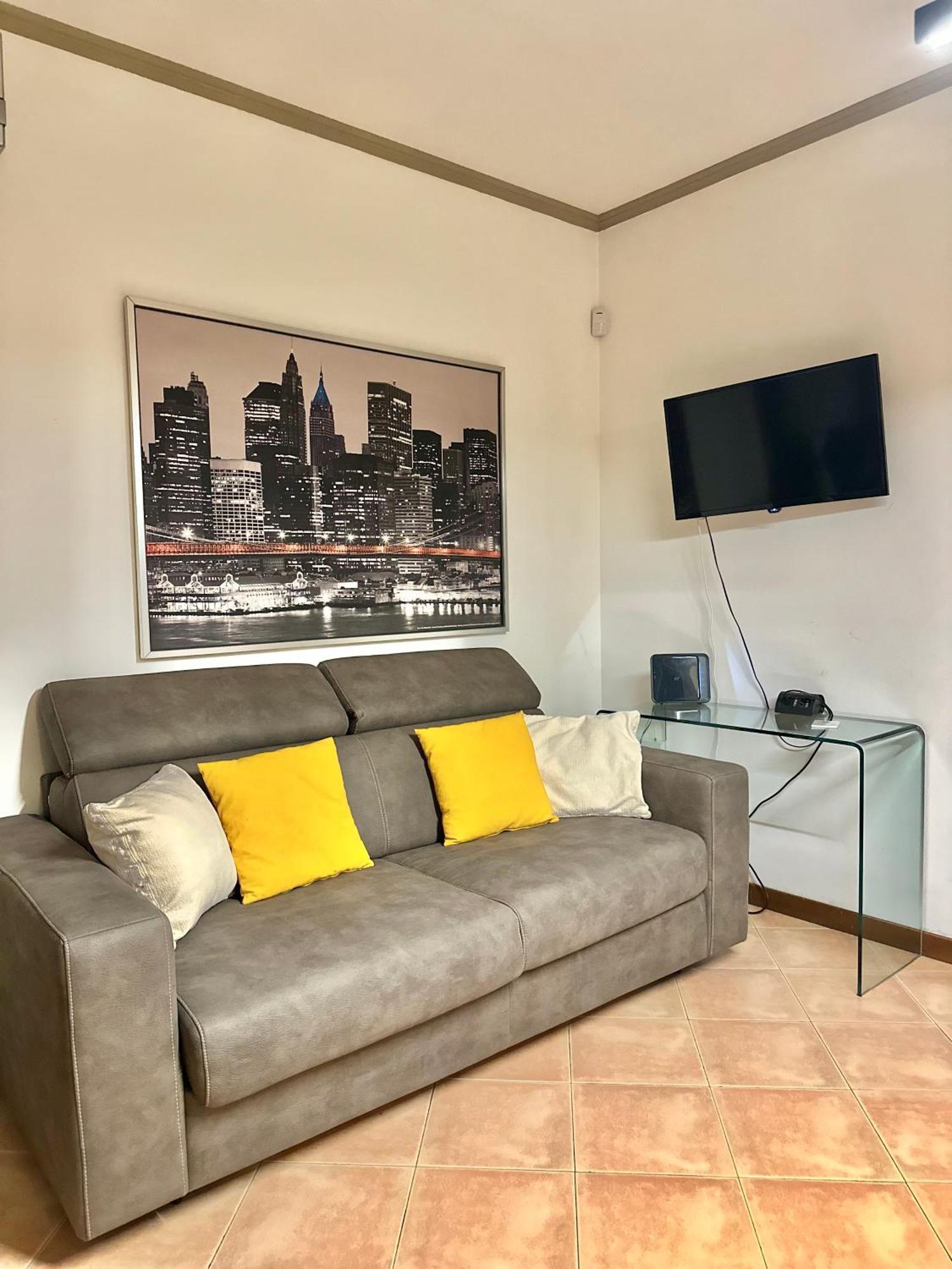 Apartment With Private Parking - Roma Est. Lunghezza Экстерьер фото